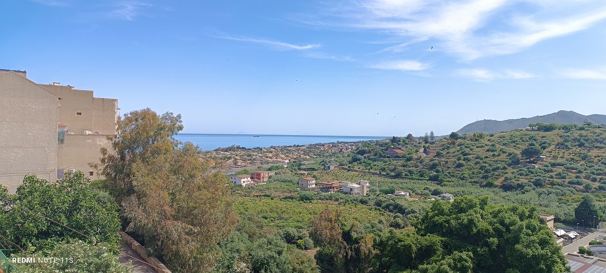 Rif.129 Vendesi appartamento vista mare zona Piazza Garibaldi Campofelice di Roccella
