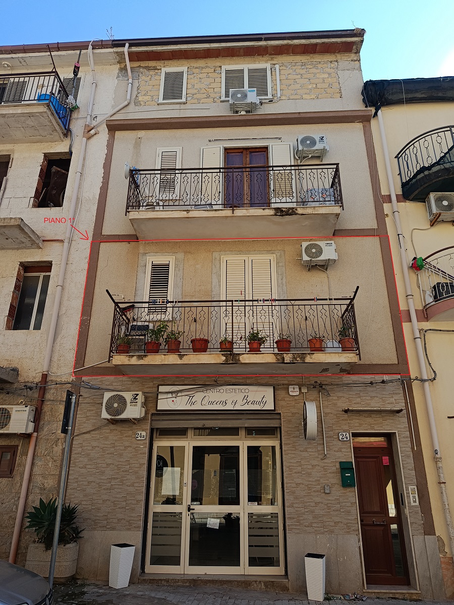Rif.121 Appartamento in Via Roma a Campofelice di Roccella